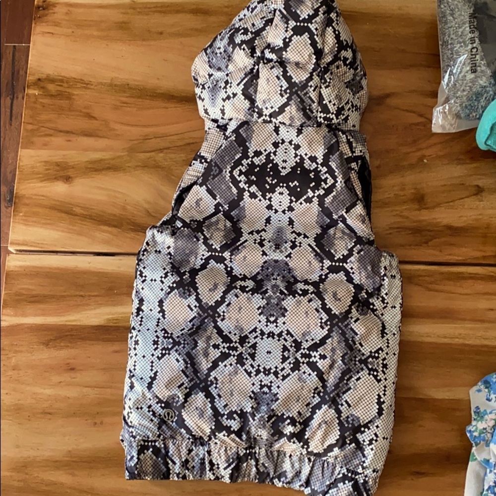Lululemon reversible vest size 2